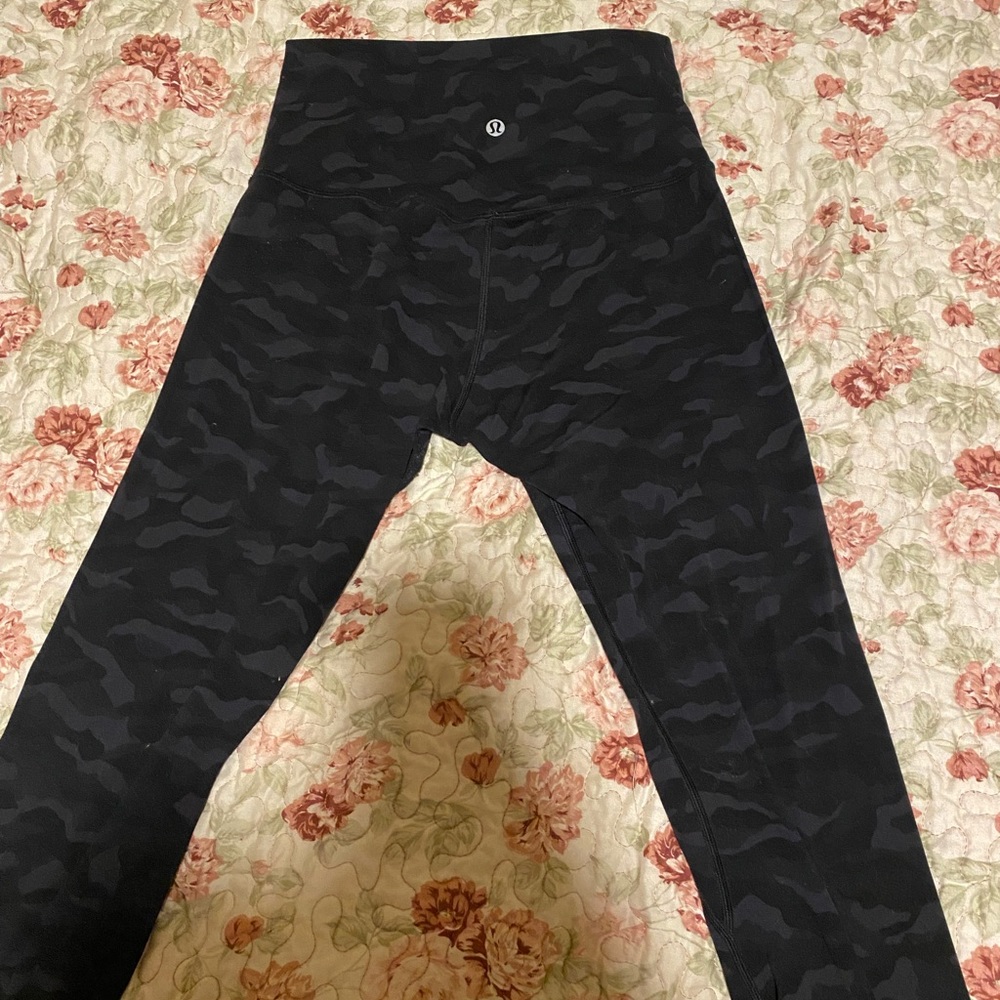 LULULEMON CAMO ALIGN LEGGINGS 25”